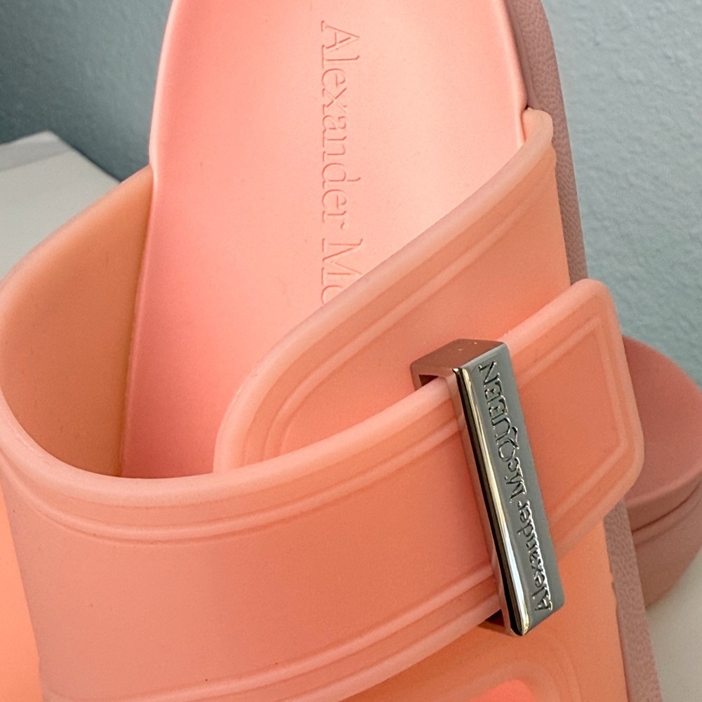 Alexander McQueen Buckle Slide Sandals Pink/Silver Size-US 9&11/EUR 39&41 NIB - Picture 3 of 10